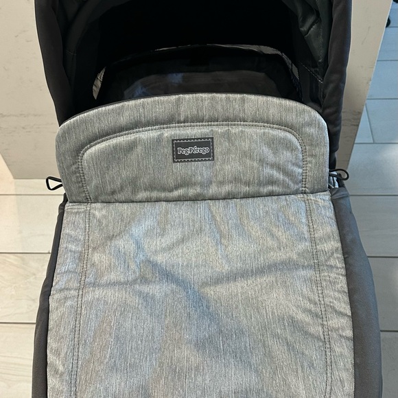 Peg Perego Pop Up Bassinet - Picture 2 of 2